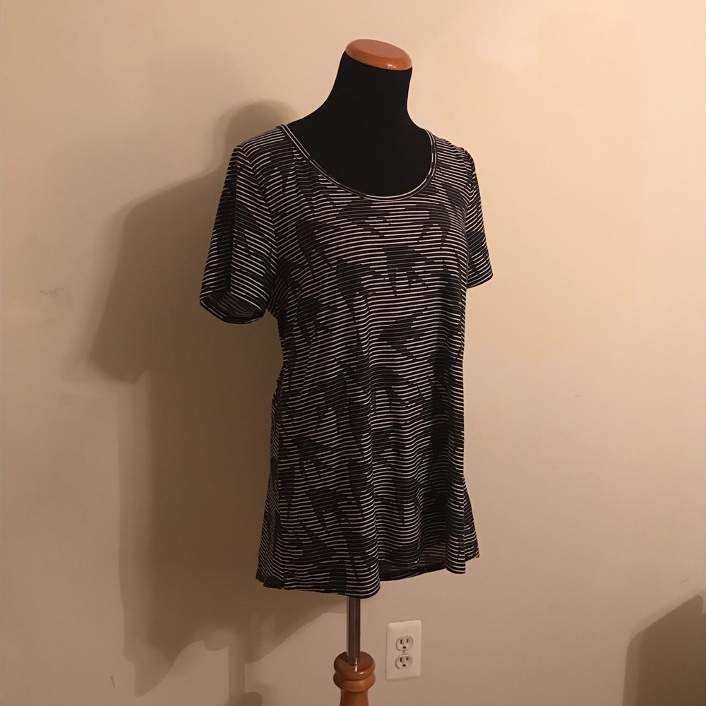 LulaRoe Classic T